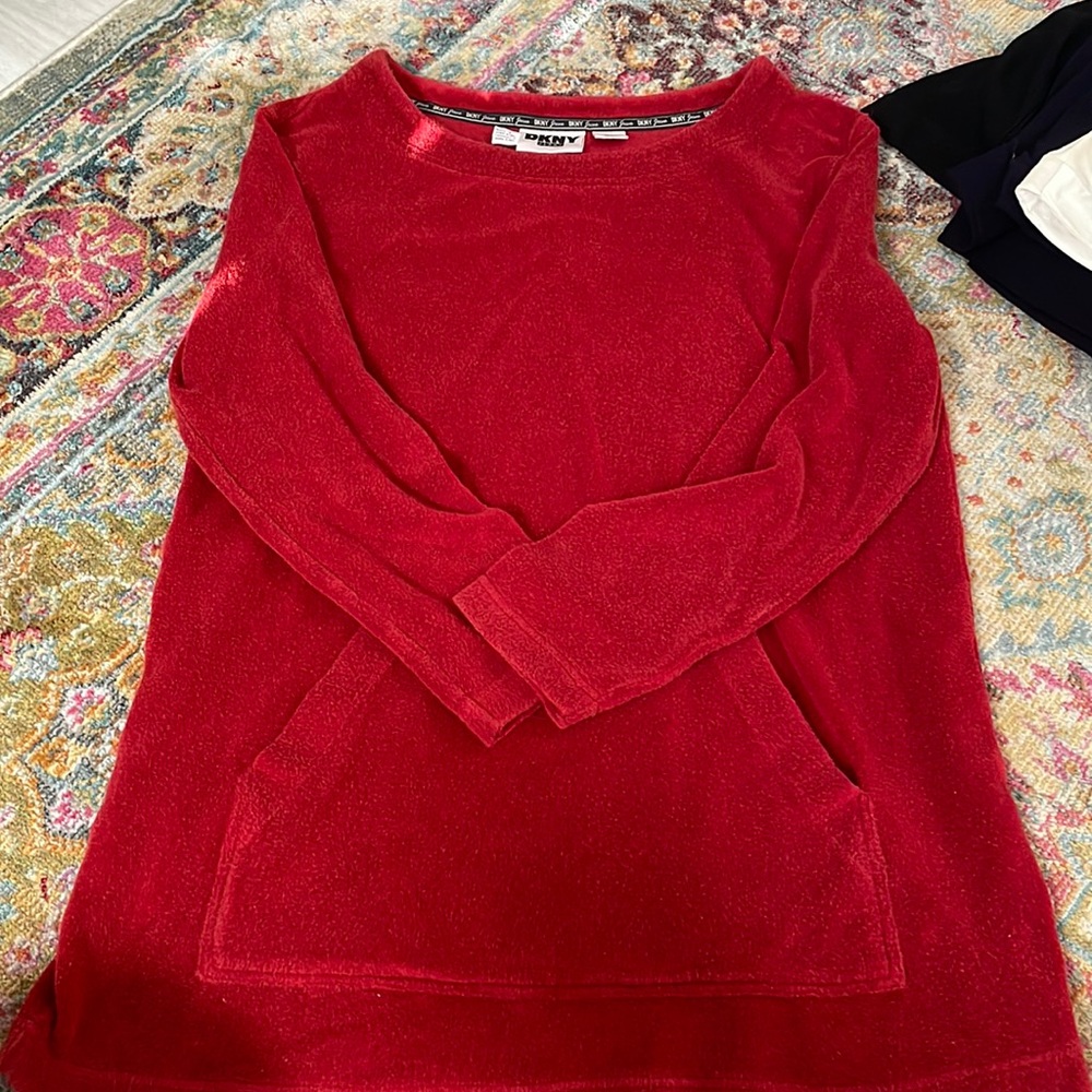 Super cute and comfy DKNY top with pocket